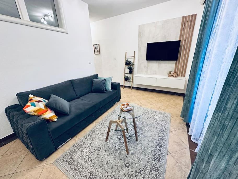 Beautiful Fully Renovated Apartment By The Sea, Large Balcony With Enchanting Views Neum Bagian luar foto