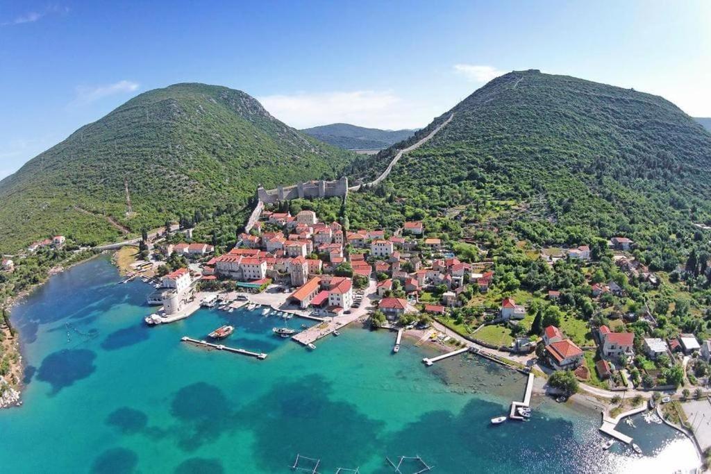 Beautiful Fully Renovated Apartment By The Sea, Large Balcony With Enchanting Views Neum Bagian luar foto
