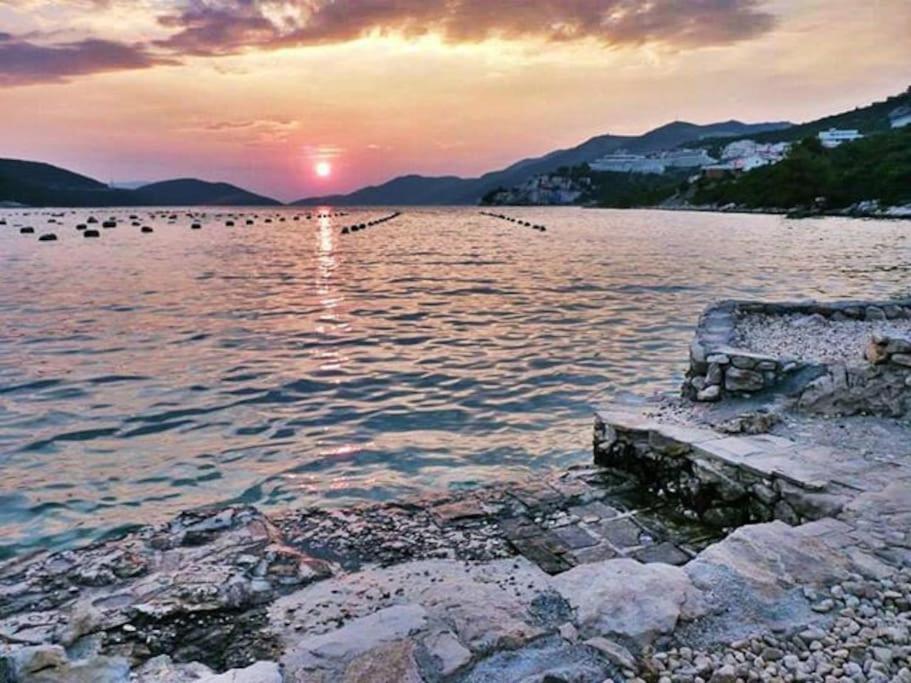 Beautiful Fully Renovated Apartment By The Sea, Large Balcony With Enchanting Views Neum Bagian luar foto