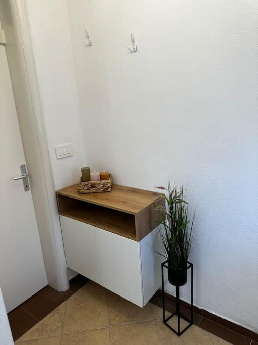 Beautiful Fully Renovated Apartment By The Sea, Large Balcony With Enchanting Views Neum Bagian luar foto